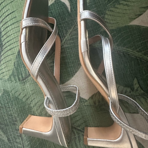 Lulu’s Larose Silver Metallic High Heel Sandals - Size 10 New, without box - Picture 8 of 8